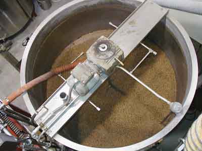 [View of grain in tun]